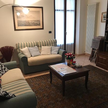 Apartmán La Casa Del Melograno Alba  Exteriér fotografie