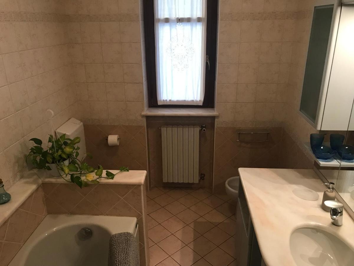 Apartmán La Casa Del Melograno Alba  Exteriér fotografie