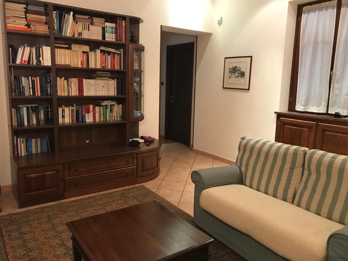 Apartmán La Casa Del Melograno Alba  Exteriér fotografie