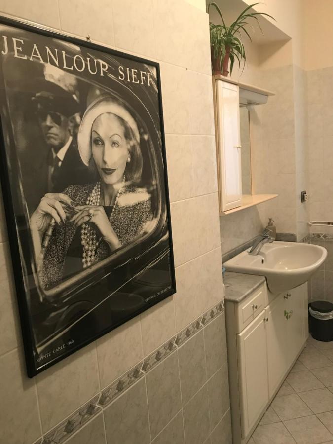 Apartmán La Casa Del Melograno Alba  Exteriér fotografie