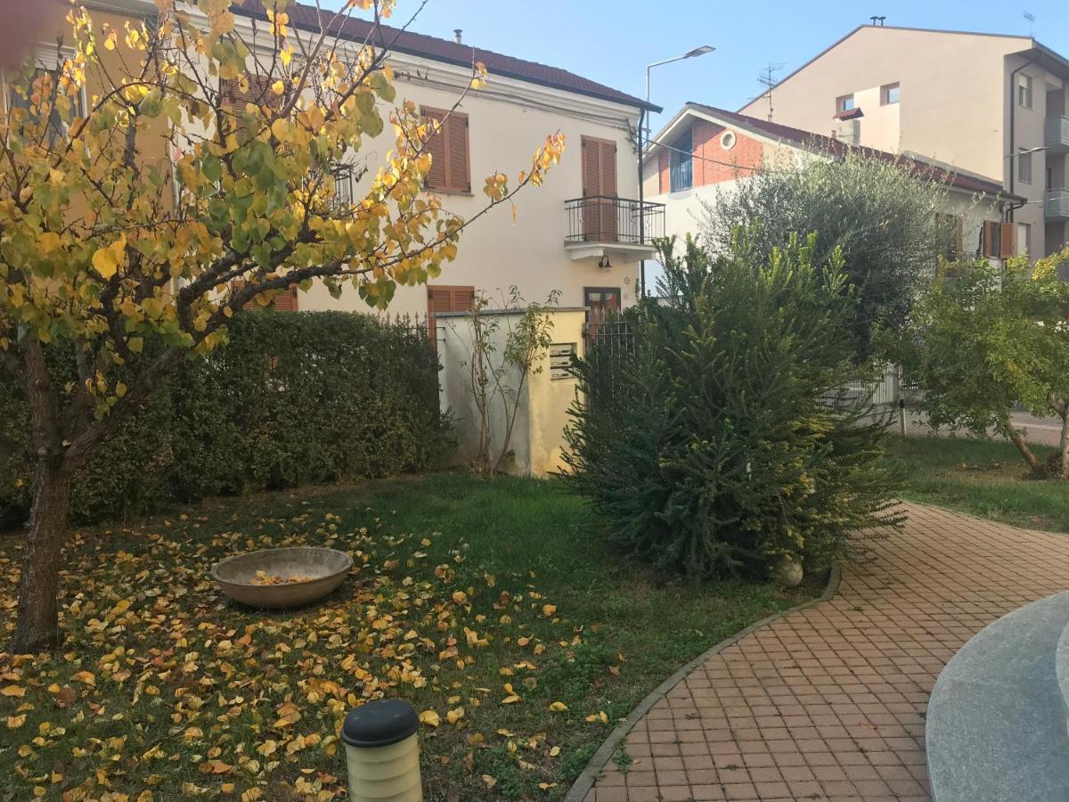 Apartmán La Casa Del Melograno Alba  Exteriér fotografie