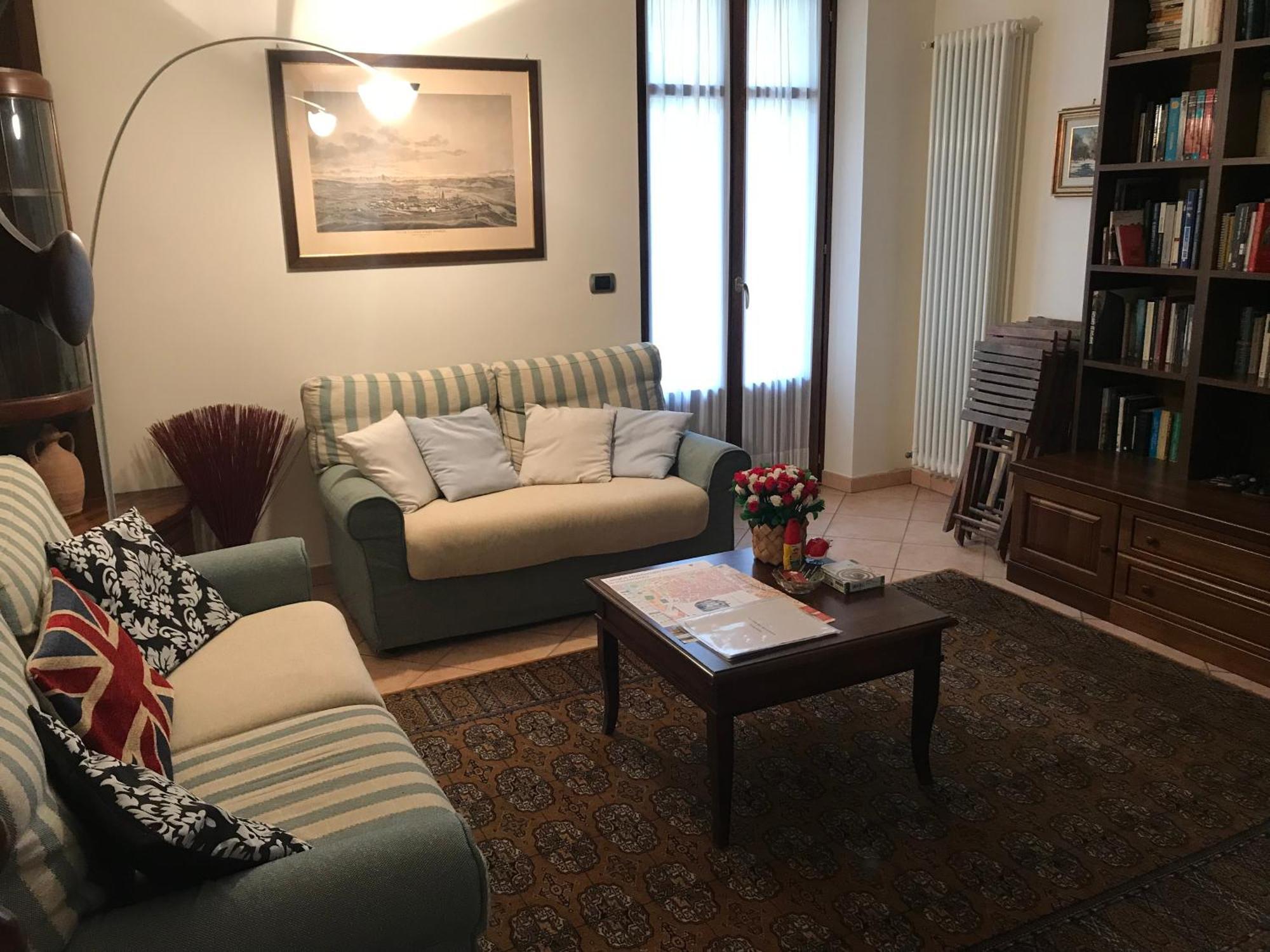Apartmán La Casa Del Melograno Alba  Exteriér fotografie