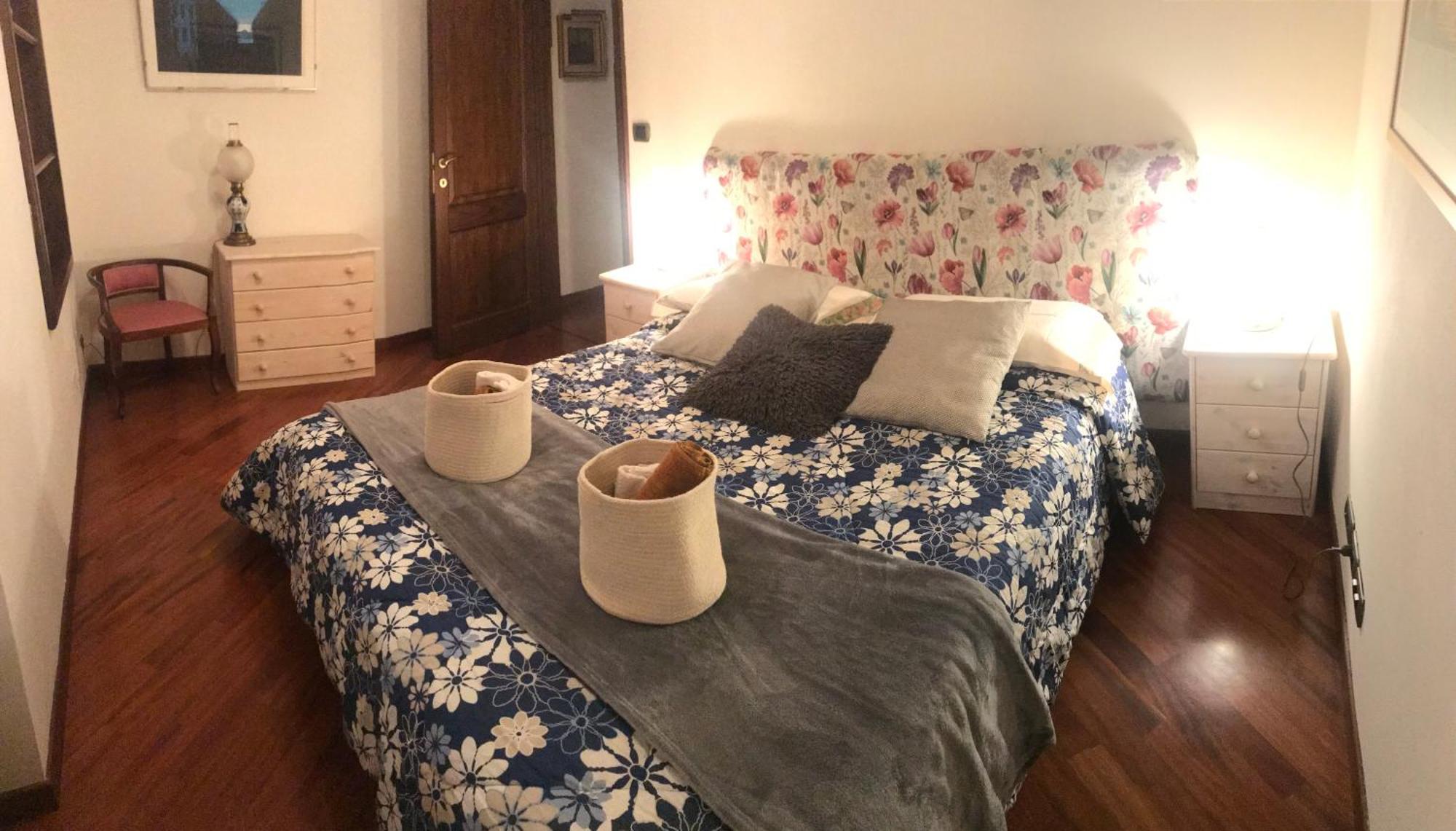 Apartmán La Casa Del Melograno Alba  Exteriér fotografie
